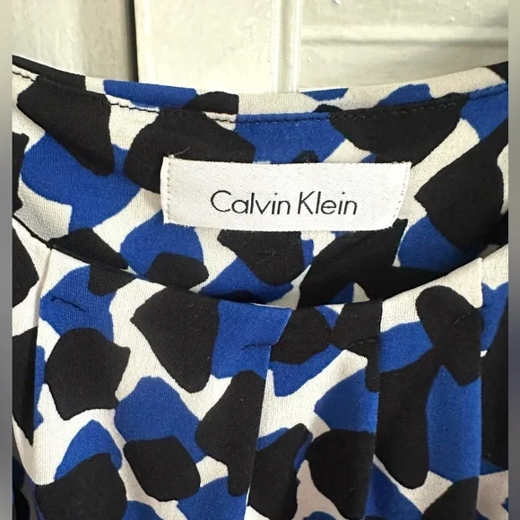 Calvin Klein Blue Abstract Print Sleeveless Blouse - Picture 3 of 3